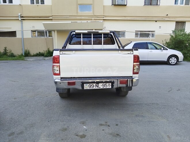 Toyota Hilux 2012, 250,000 km - 2.5 l - Bakı