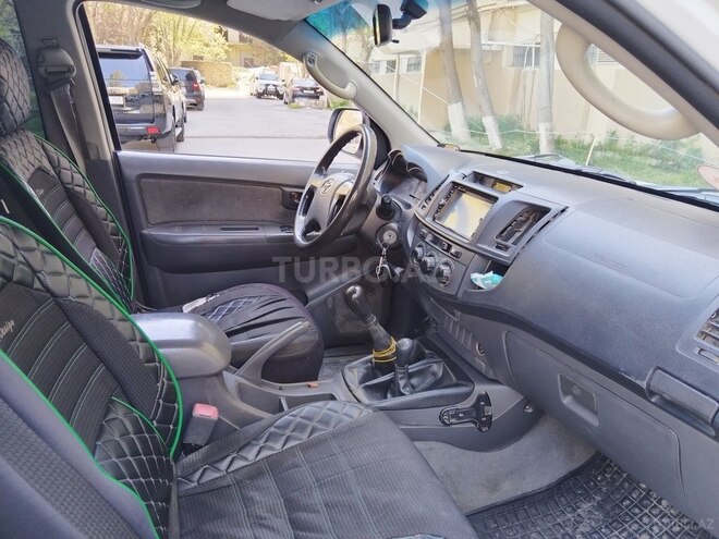 Toyota Hilux 2012, 250,000 km - 2.5 l - Bakı