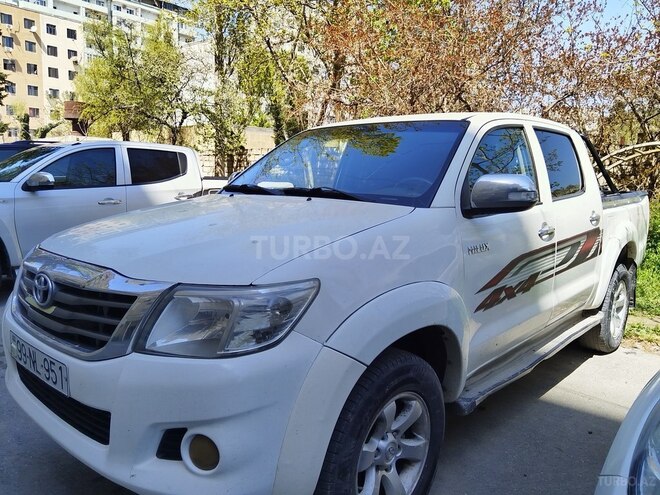 Toyota Hilux 2012, 250,000 km - 2.5 l - Bakı