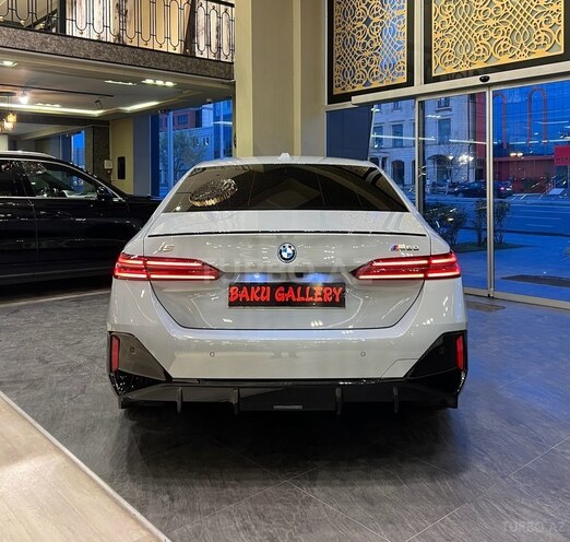 BMW i5 2024, 5,260 km - 0.0 l - Bakı