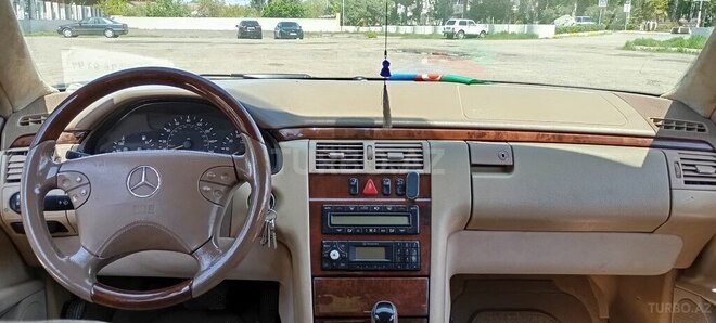 Mercedes E 320 2000, 370,000 km - 3.2 l - Qazax