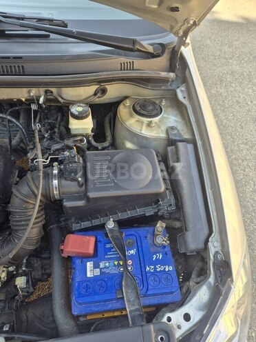 Toyota Corolla 2006, 215,780 km - 1.4 l - Tovuz