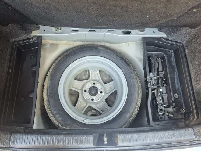 Toyota Corolla 2006, 215,780 km - 1.4 l - Tovuz