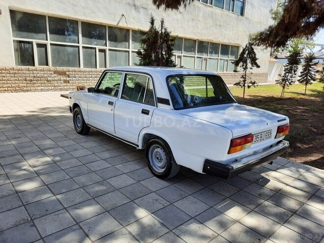 LADA (VAZ) 2107 2007, 56,985 km - 1.6 l - Salyan