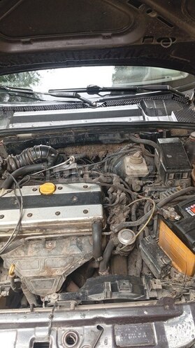 Opel Vectra 1996, 273,730 km - 1.6 l - Mingəçevir