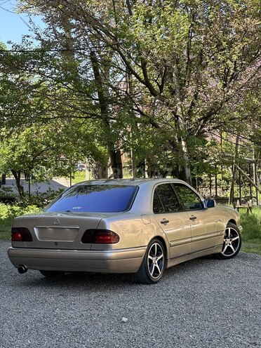 Mercedes E 220 d 1997, 100,000 km - 2.2 l - Lənkəran
