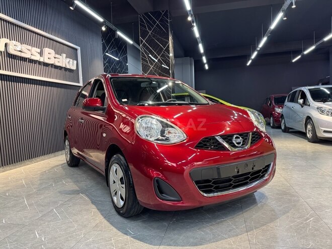 Nissan March-8
