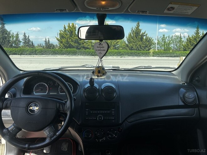 Chevrolet Aveo-8