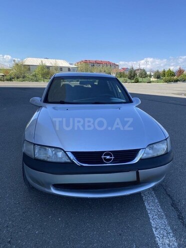 Opel Vectra 1997, 200,000 km - 2.0 l - Ağstafa
