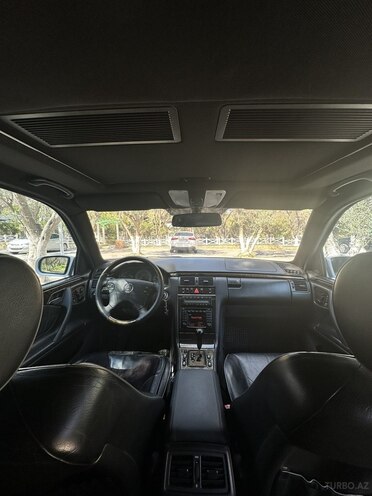 Mercedes E 430 2001, 331,000 km - 4.3 l - Bakı