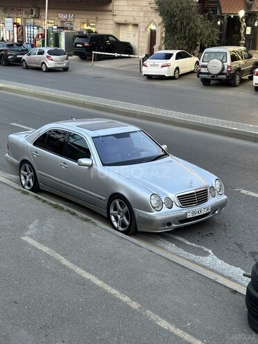 Mercedes E 430 2001, 331,000 km - 4.3 l - Bakı
