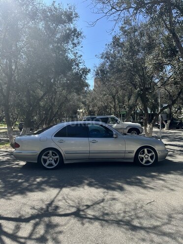 Mercedes E 430 2001, 331,000 km - 4.3 l - Bakı