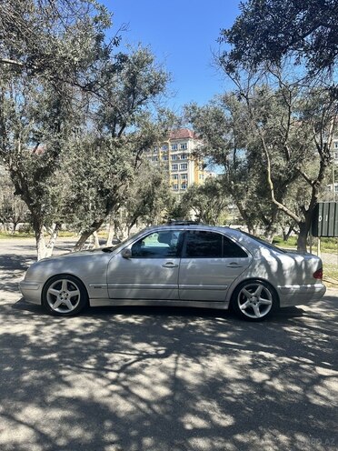 Mercedes E 430 2001, 331,000 km - 4.3 l - Bakı