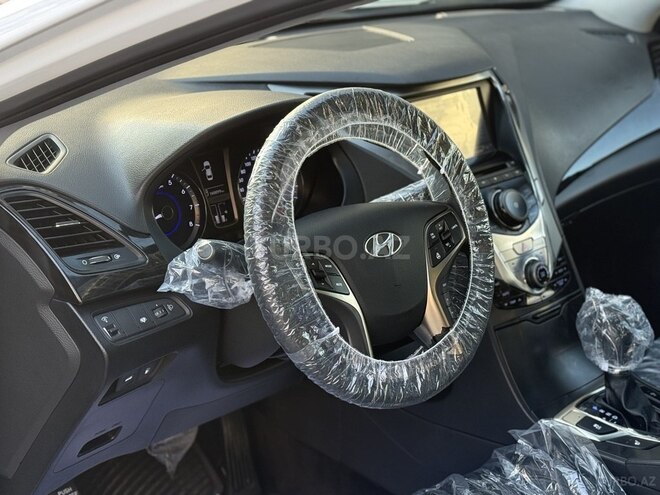 Hyundai Azera-15
