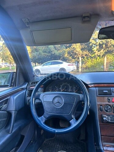 Mercedes E 230 1996, 350,000 km - 2.3 l - Beyləqan