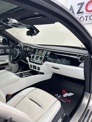 Rolls-Royce Wraith-10