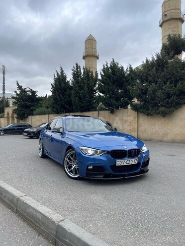 BMW 320-1