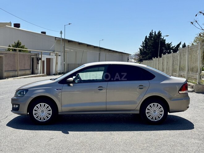 Volkswagen Polo 2018, 111,000 km - 1.6 l - Bakı