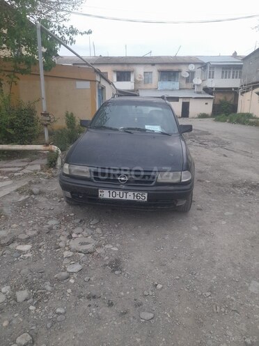 Opel Astra 1994, 393,300 km - 1.8 l - Yevlax