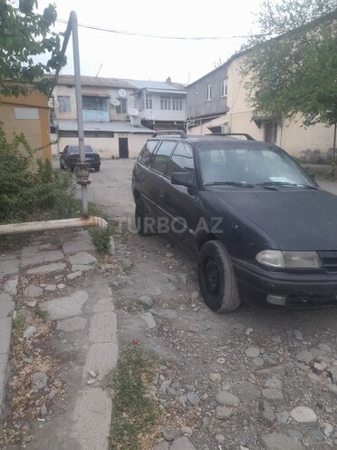 Opel Astra 1994, 393,300 km - 1.8 l - Yevlax