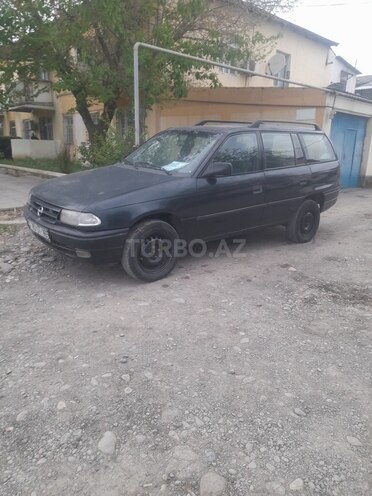 Opel Astra 1994, 393,300 km - 1.8 l - Yevlax