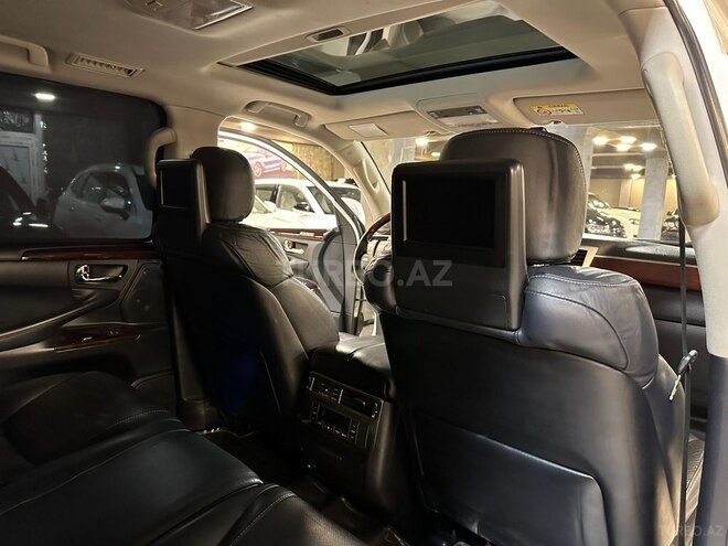 Lexus LX 570-13