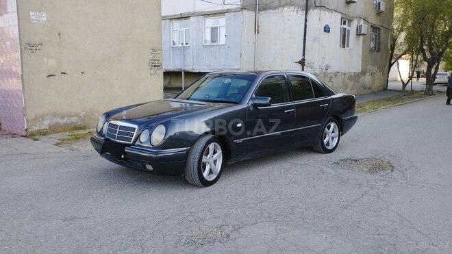 Mercedes E 230 1995, 270,000 km - 2.3 l - Sumqayıt