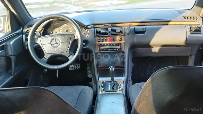 Mercedes E 230 1995, 270,000 km - 2.3 l - Sumqayıt
