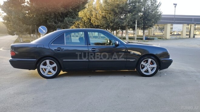 Mercedes E 230 1995, 270,000 km - 2.3 l - Sumqayıt