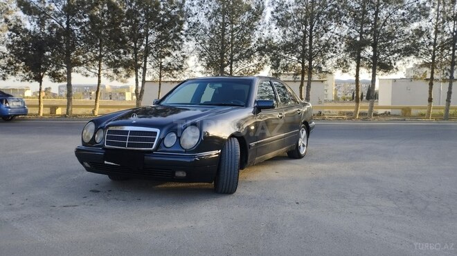 Mercedes E 230 1995, 270,000 km - 2.3 l - Sumqayıt