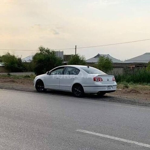 Volkswagen Passat 2006, 305,000 km - 2.0 l - Bakı