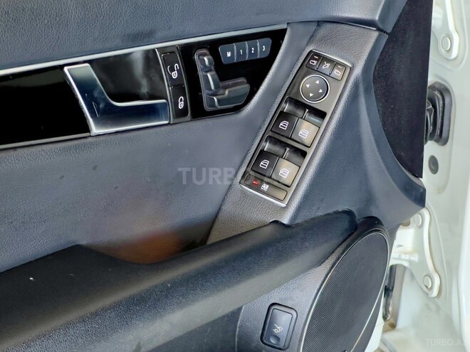 Mercedes C 300 2011, 224,000 km - 3.0 л - Bakı