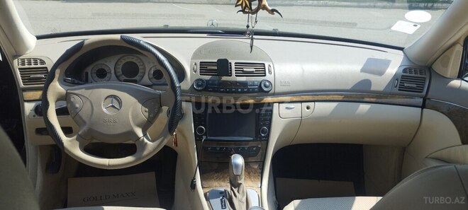 Mercedes E 280-7