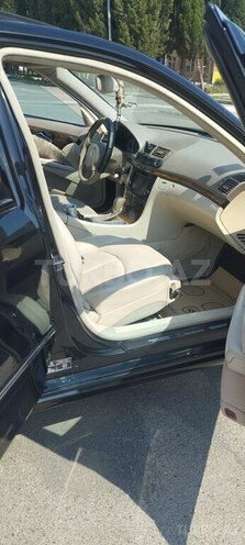 Mercedes E 280-6