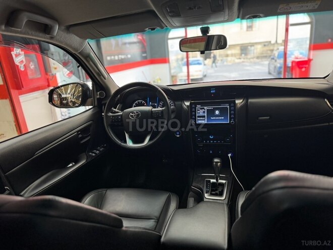 Toyota Fortuner-4