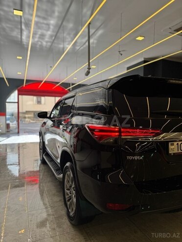 Toyota Fortuner-10