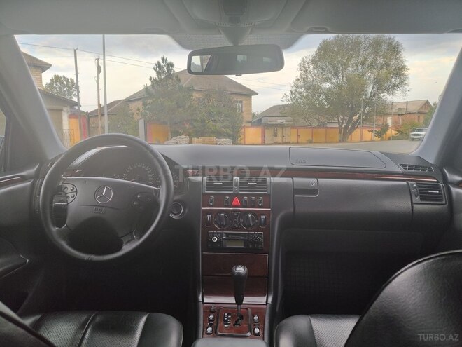 Mercedes E 200 1999, 333,734 km - 2.0 l - Lənkəran