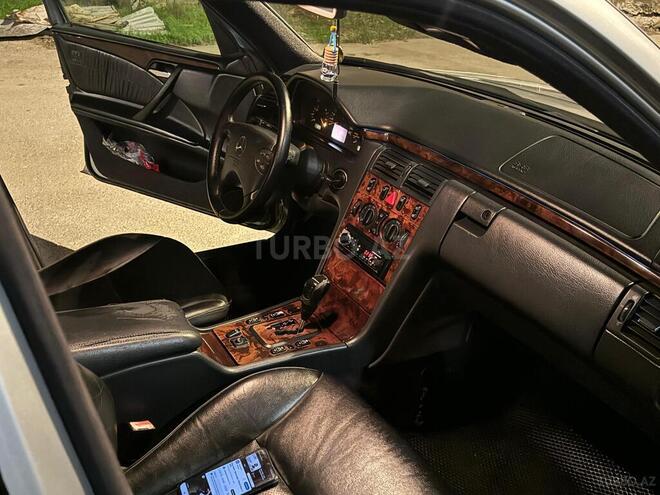 Mercedes E 240 2000, 352,000 km - 2.4 l - Sumqayıt
