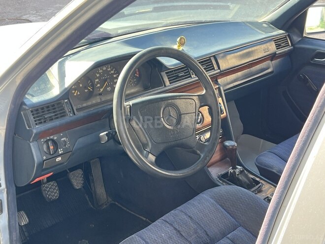 Mercedes E 200 1992, 330,000 km - 2.0 l - Bakı