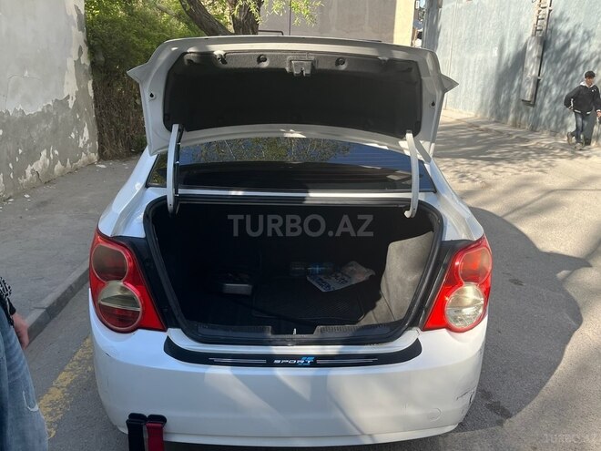 Chevrolet Aveo-11