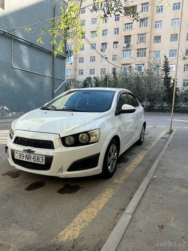 Chevrolet Aveo-8