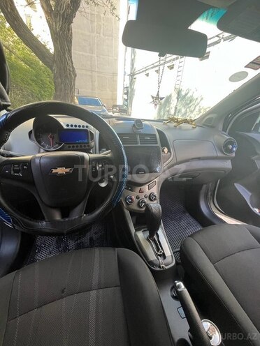 Chevrolet Aveo-13