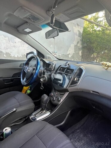 Chevrolet Aveo-12