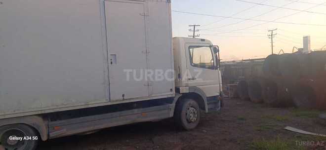 Mercedes Atego 1318 2002, 300,000 km - 4.3 l - Bakı