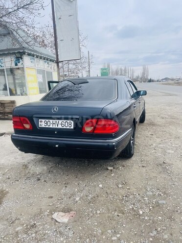 Mercedes E 230 1996, 529,000 km - 2.3 l - Yevlax