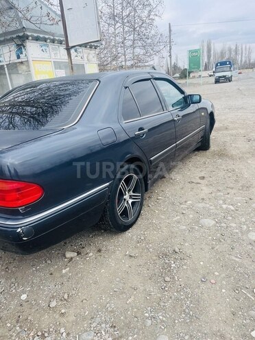 Mercedes E 230 1996, 529,000 km - 2.3 l - Yevlax