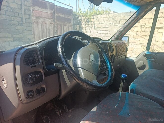 Ford Transit-8