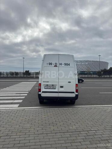 Ford Transit-10