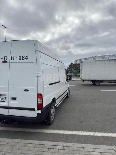 Ford Transit-4