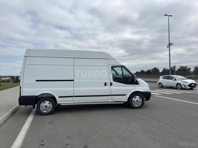 Ford Transit-5